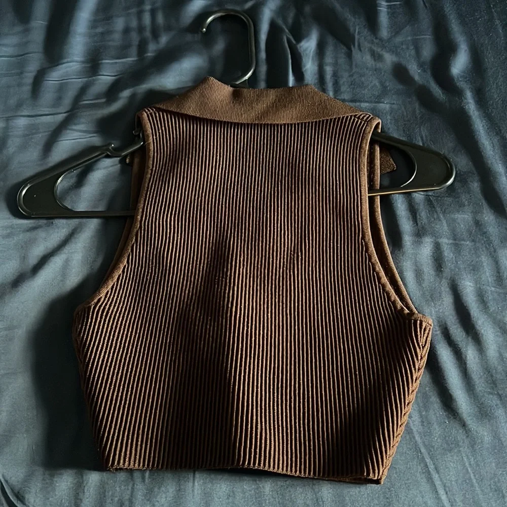 Aritzia Babaton Sculpt Knit Polo Top - Picture 11 of 11
